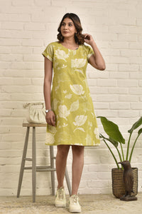 Magyar Sleeve Knee Length Dress in Flex