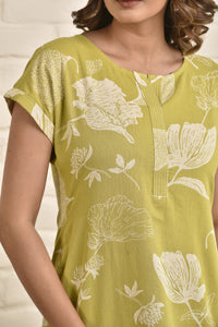 Magyar Sleeve Knee Length Dress in Flex