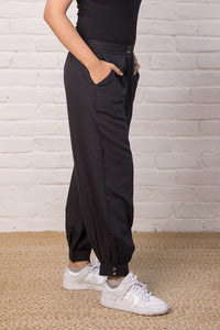 Linen Blend Jogger Style Pant in Black