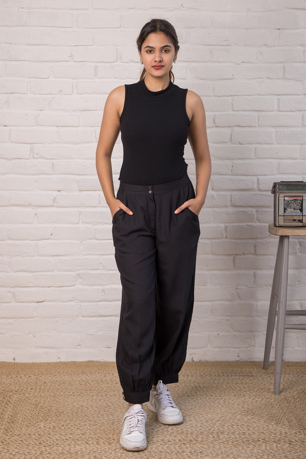 Linen Blend Jogger Style Pant in Black