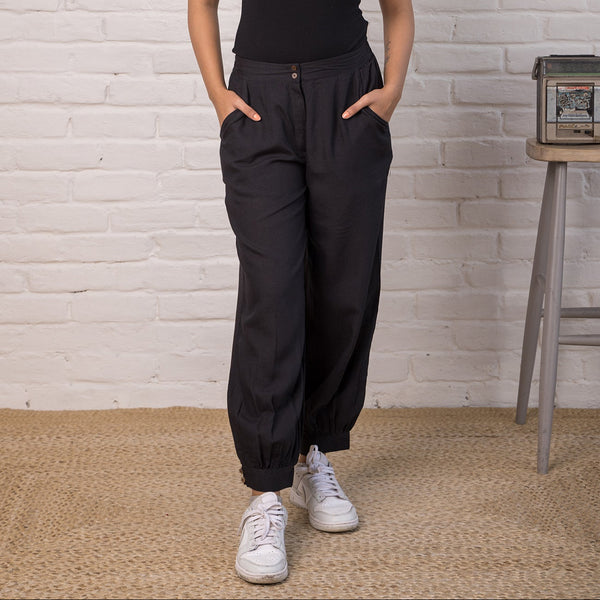Linen Blend Jogger Style Pant in Black