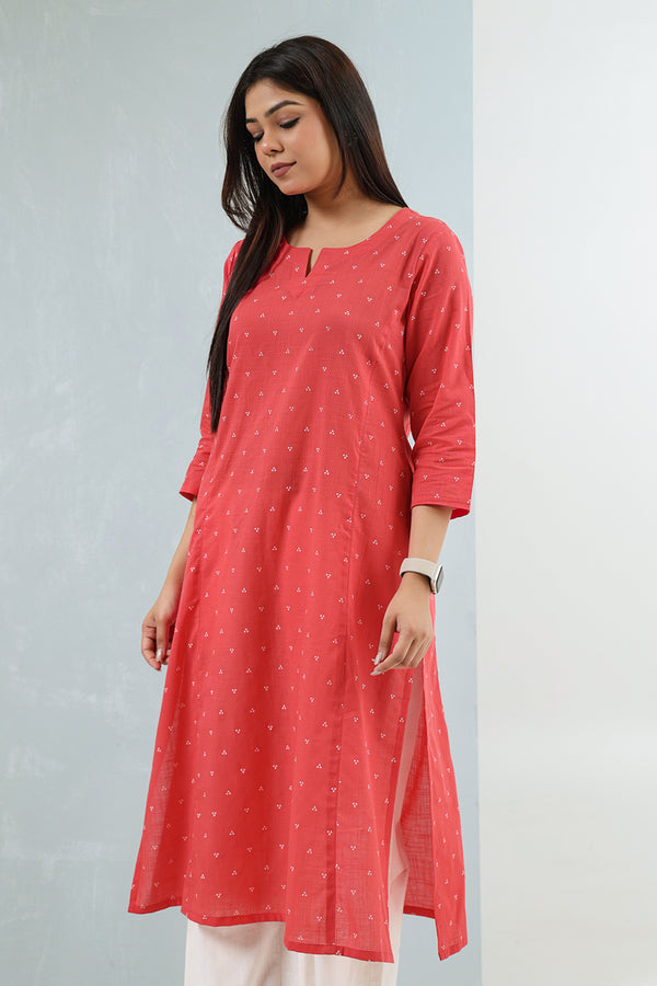 Women Printed Cotton Kurta in Peach
