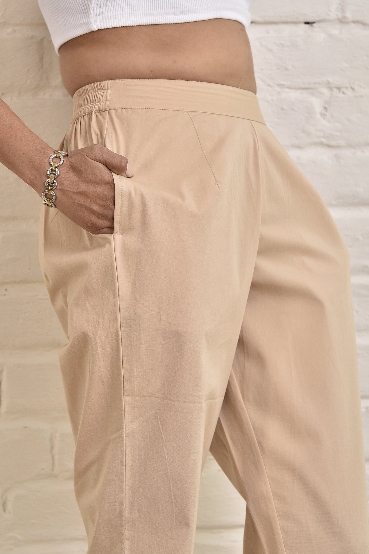Beige stretchable pants with elastic