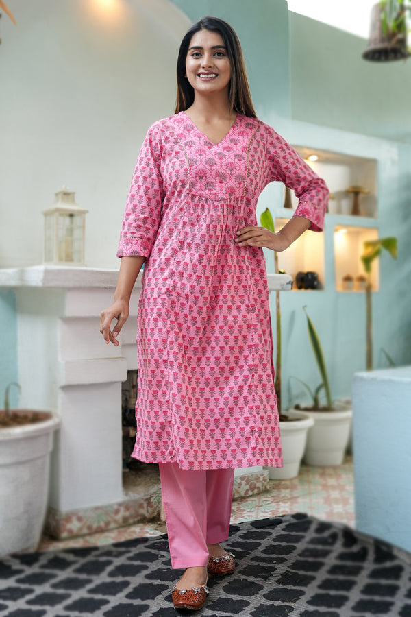 Pink Sanganeri Floral Buti Kurta with Gota